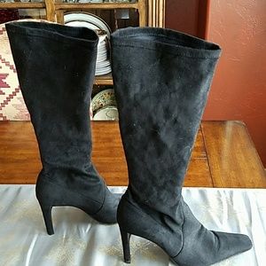 Donald J Pliner black suede boots 10M